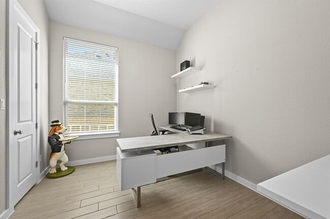 Building Photo - 217 Mineral River Lp