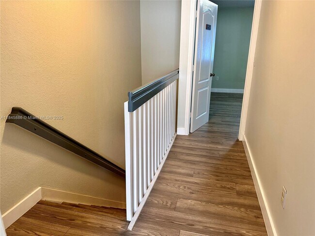 Building Photo - 120 SW 109th Ave
