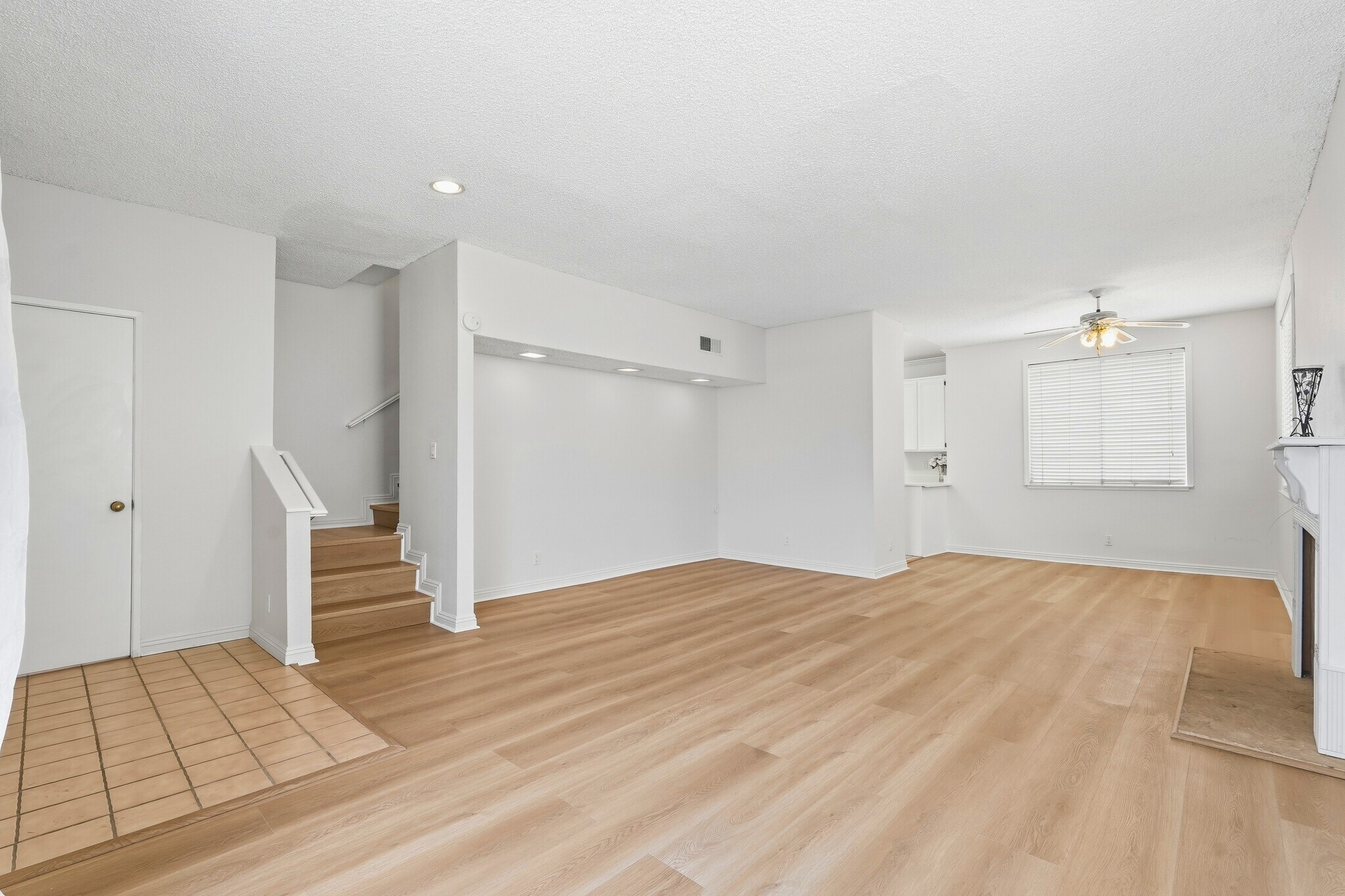 Building Photo - 13901 Olive View Ln