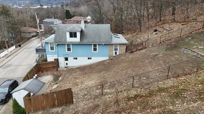 Building Photo - 793 Valley Rd