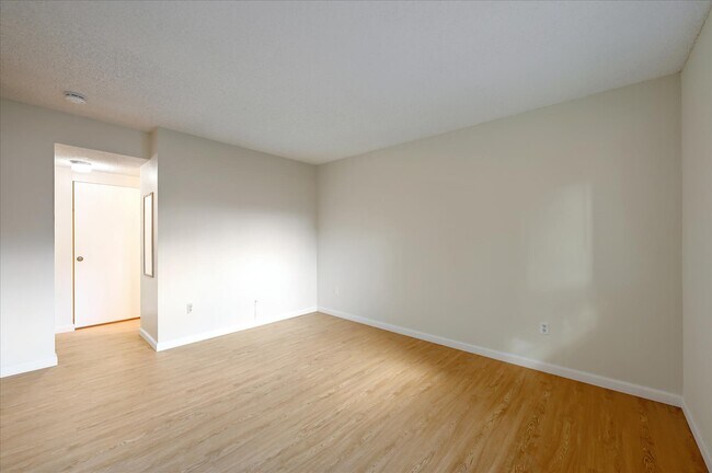 Building Photo - 10 Pueblo Dr