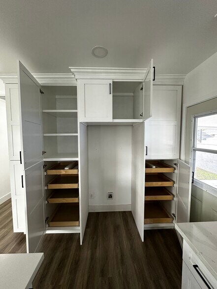 Plenty of kitchen cabinet storage - 2925 Artesia Blvd