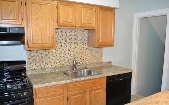 Building Photo - 7034 Dunbar Rd