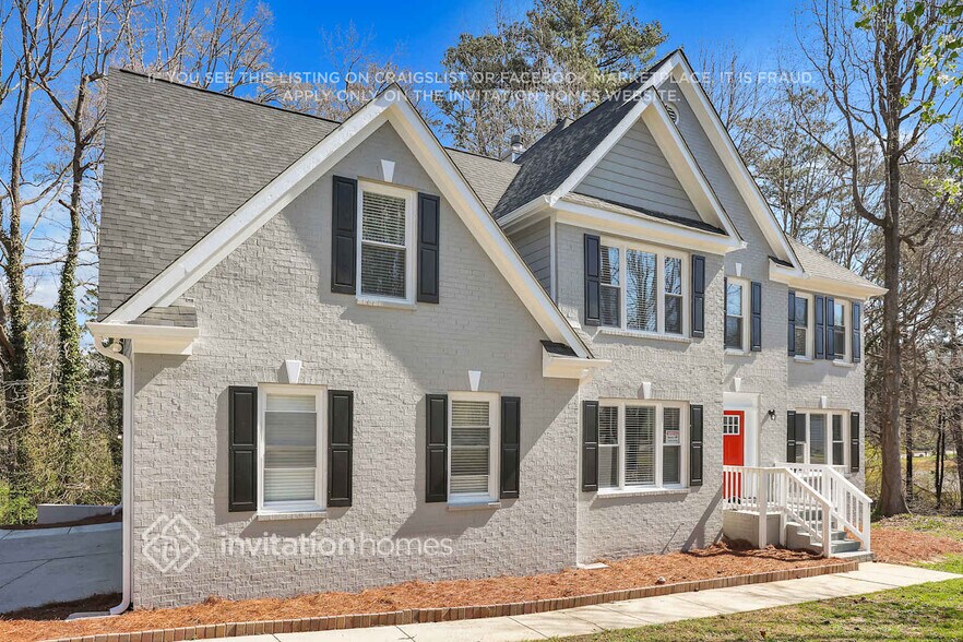 Building Photo - 1810 Collines Ave