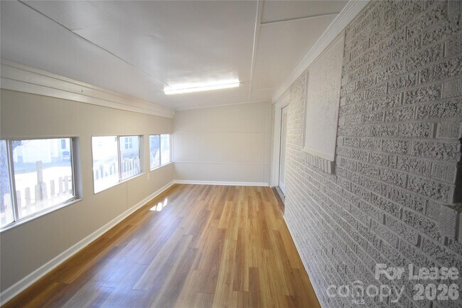 Building Photo - 4201 University Dr