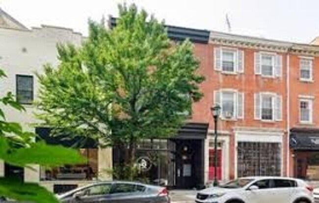 Building Photo - 1108 Pine St
