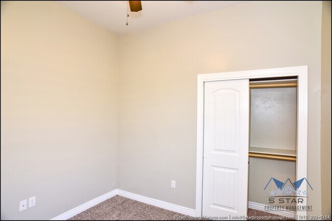 Building Photo - 14664 Sunny Land
