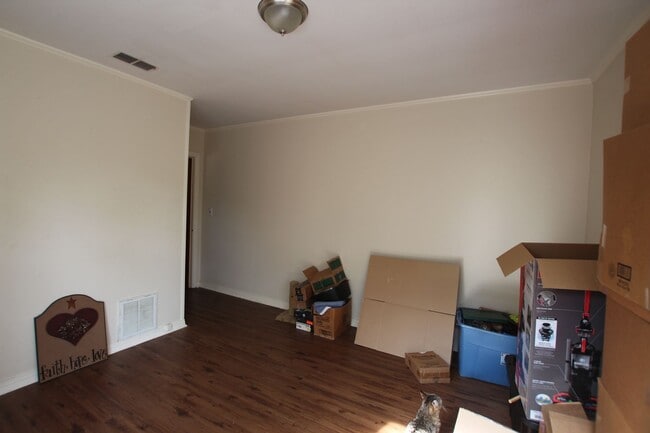 Building Photo - Coming Soon! Spacious 4 Bedroom 2 Bath Home!