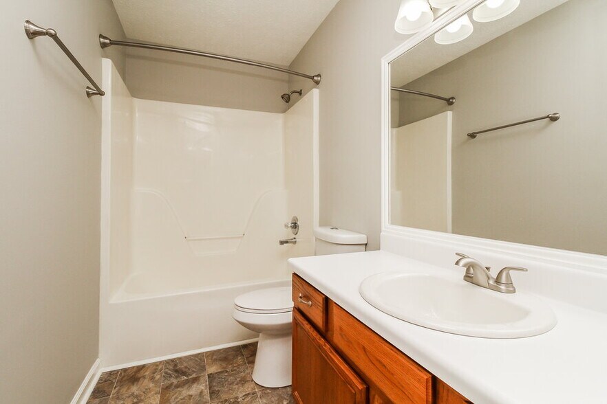 Building Photo - 2055 Gardendale Dr