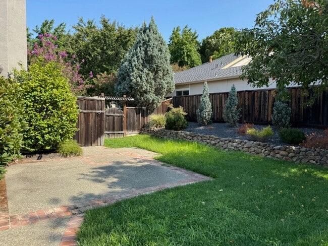 Building Photo - Wonderful 2 story home in Walnut Creek nea...