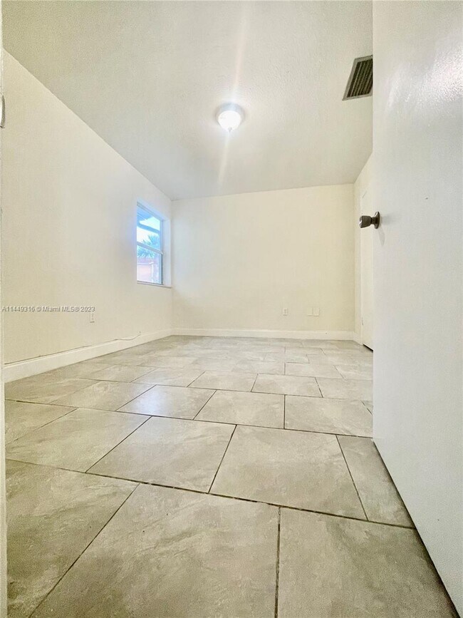 Building Photo - 17325 NW 67th Ct