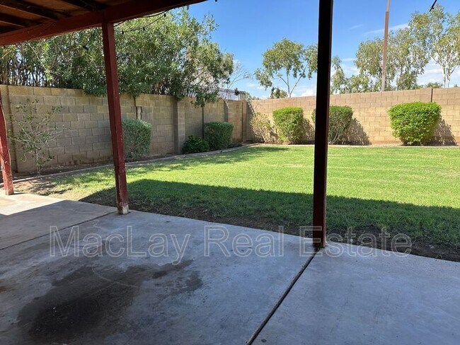 Building Photo - 2514 S Cottonwood Dr