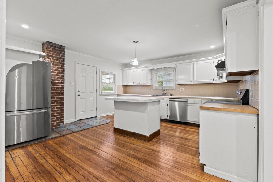 Building Photo - 315 Garfield Ave