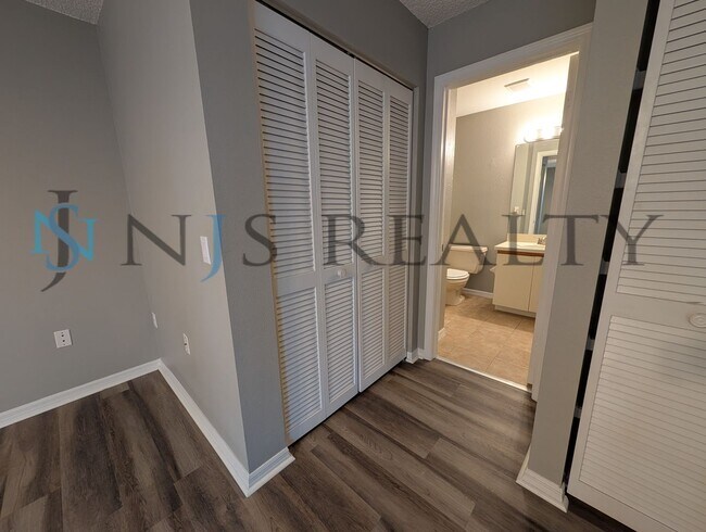 Building Photo - 2/2/1 1200sf Villa with Community Clubhouse & Pool... TRASH, LAWNCARE & BASIC CABLE INCLUDED!