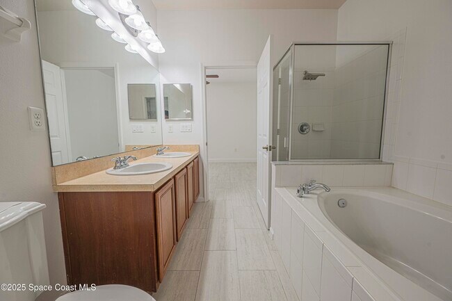Building Photo - 3701 Titanic Cir
