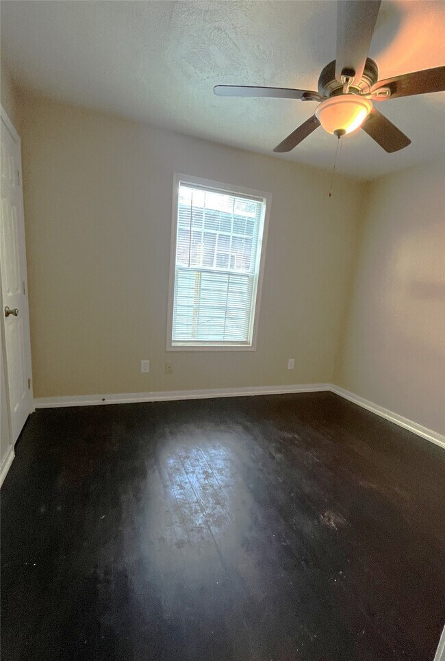 Building Photo - 1400 Cactus St