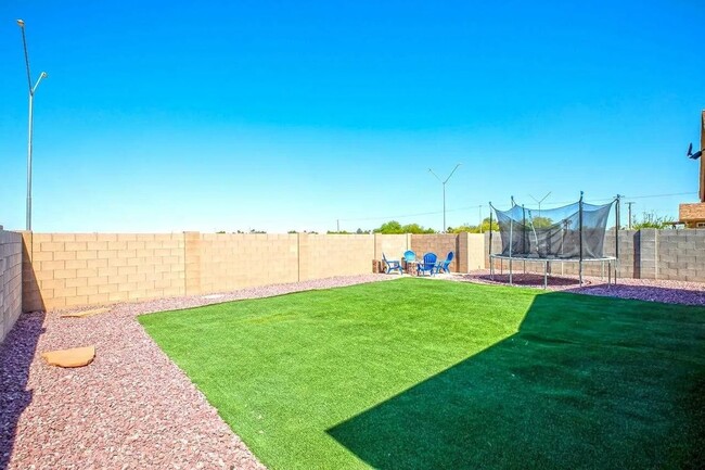 Building Photo - 3648 S Desert Oasis Dr