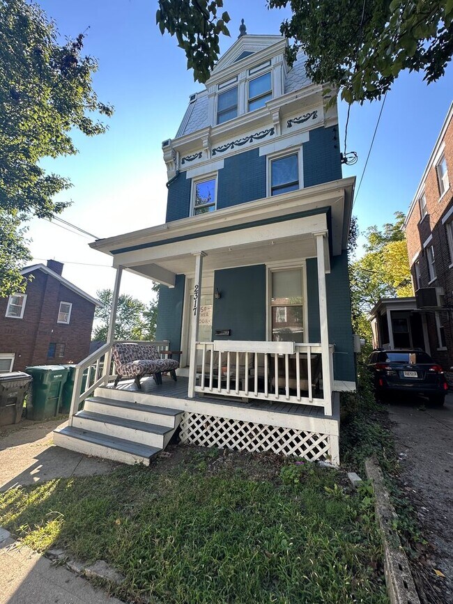 Building Photo - Clifton 6 Bedroom House Available