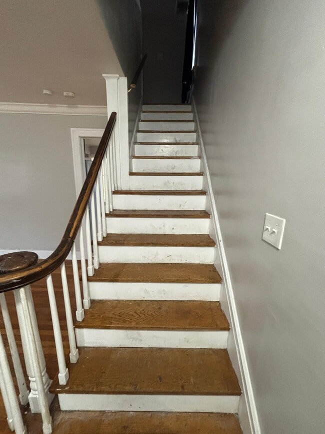 Building Photo - 3808 Kirkwood Rd