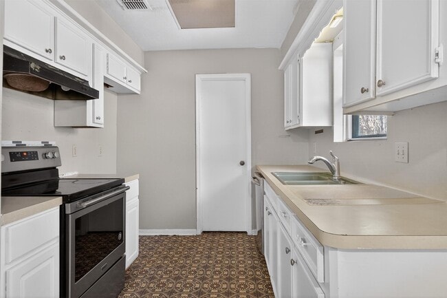 Building Photo - 406 Mistywood Dr