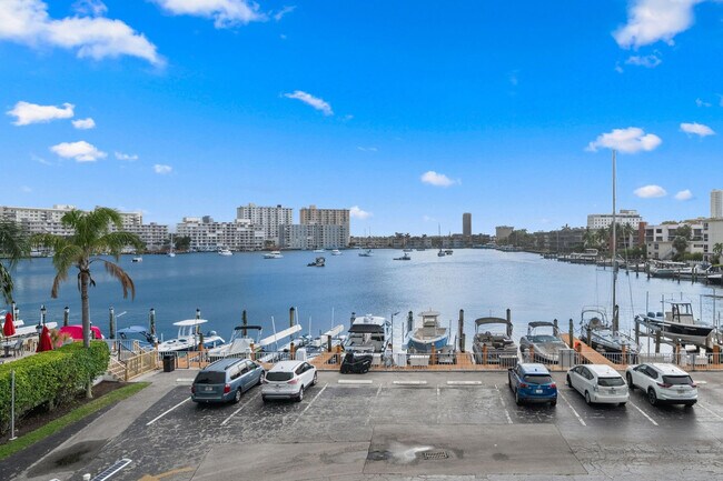 Building Photo - 100 Golden Isles Dr