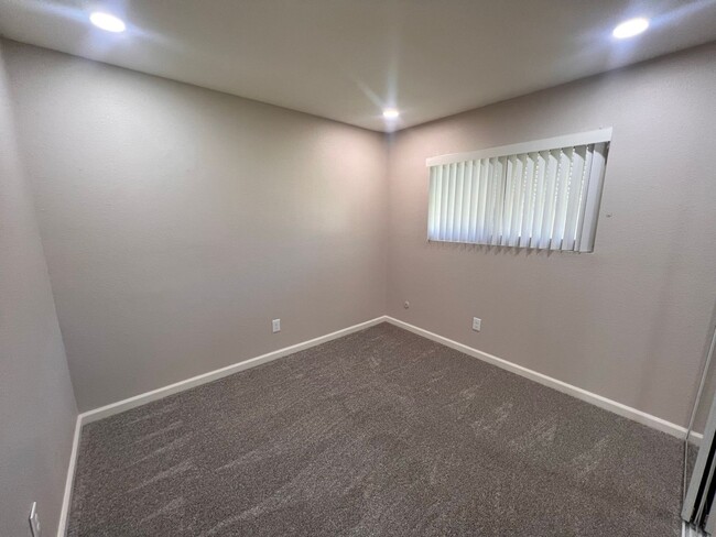 Building Photo - FULLY REMODELED 3+BR/2BA home in EL CAJON ...