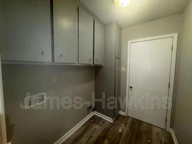 Building Photo - 406 Garden Homes Cir