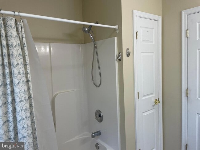 Building Photo - 339 Hook Rd