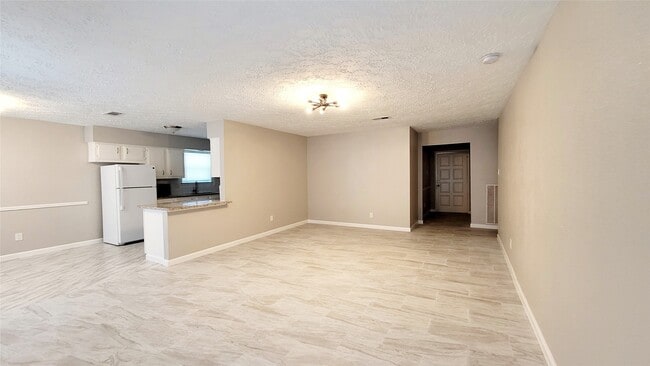 Building Photo - 16818 Dutch Ridge Dr