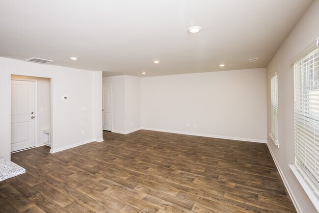 Building Photo - Brand New in Burnside Farms!