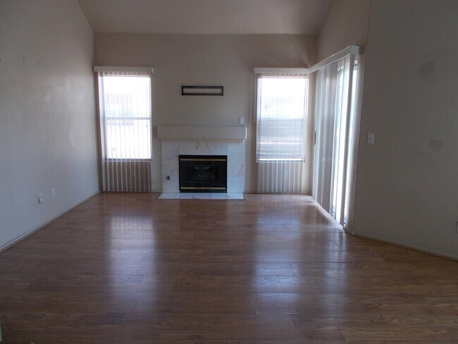 Building Photo - 5125 W Reno Ave