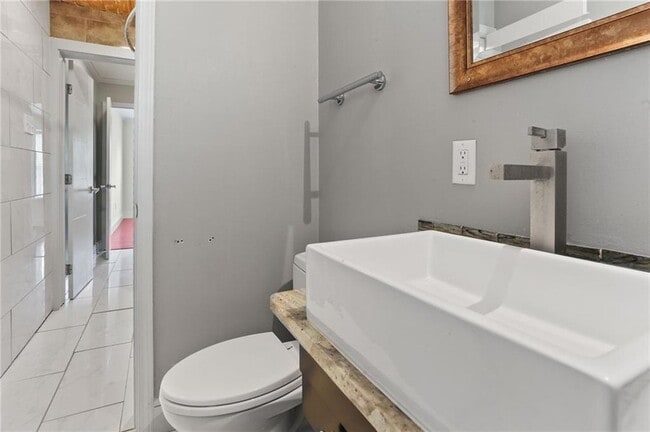 Building Photo - 2663 Toulon Dr