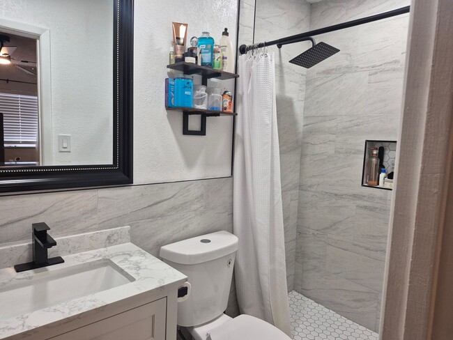 Building Photo - 1516 Lincoln Ave