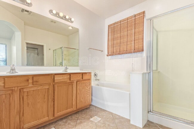 Building Photo - 3018 S 102nd Ln