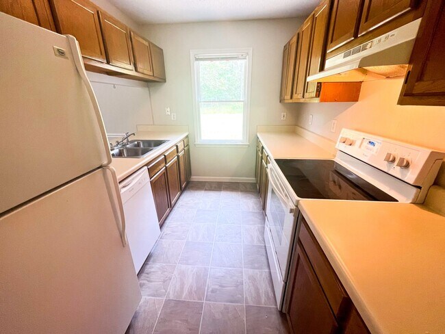 Building Photo - 3 bedroom, 2 bathroom ranch style home in Greensboro, NC