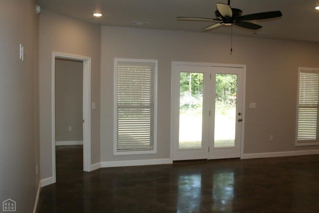 Building Photo - 3 Bedroom, 2 Bath in Nettleton!
