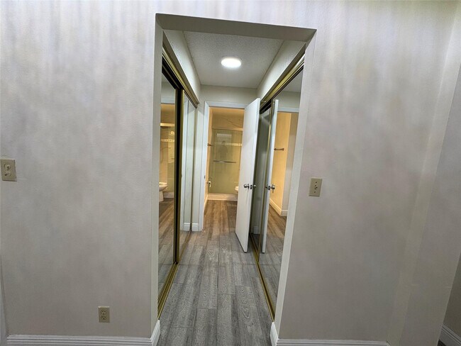 Building Photo - 2831 Pierce St