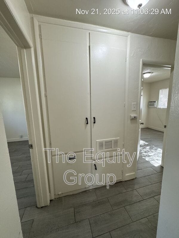 Building Photo - 340 S Blackstone St