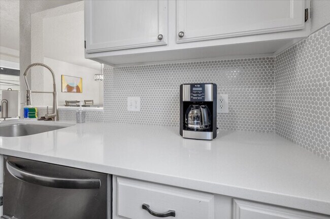 Building Photo - 2600 N 29th St