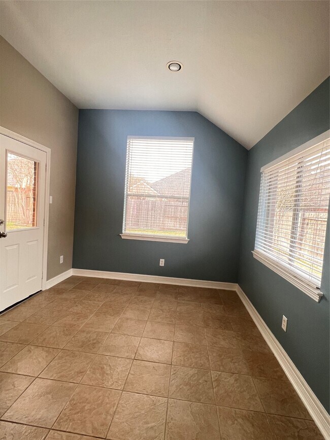 Building Photo - 21110 Dover Park Ln