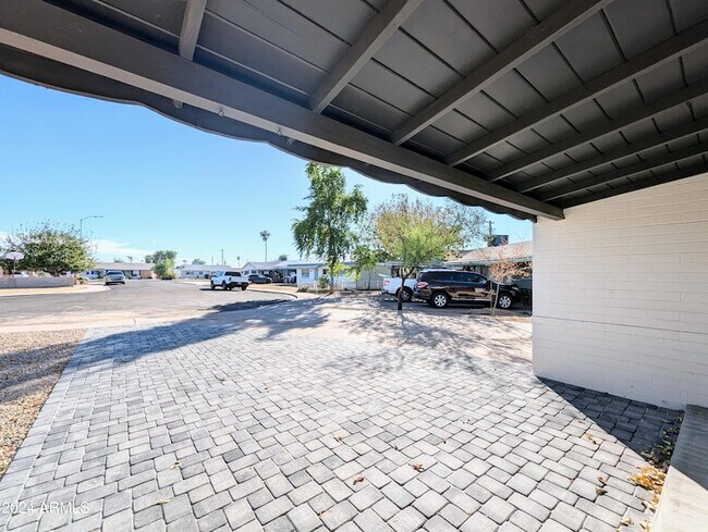 Building Photo - 121 N Flint Cir