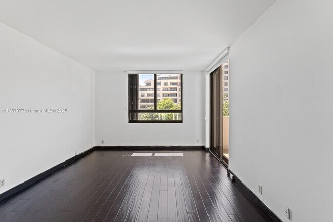 Building Photo - 161 Crandon Blvd