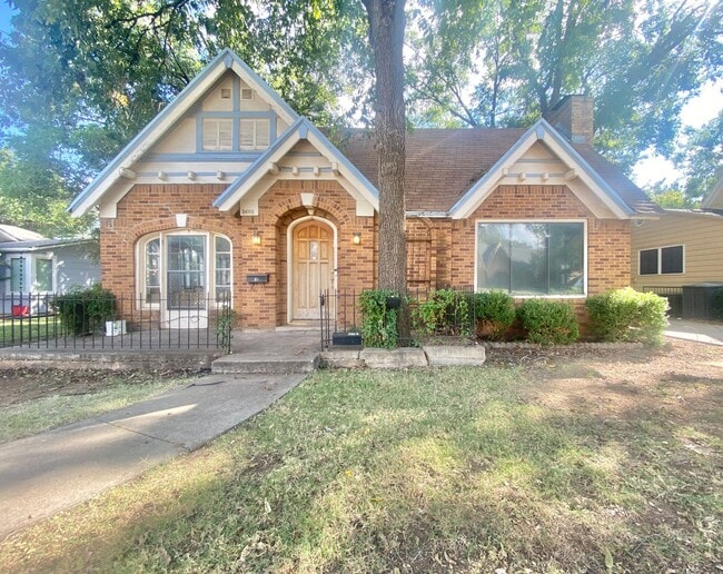 Primary Photo - Great 3 bed 2 bath rental in Tech Terrace