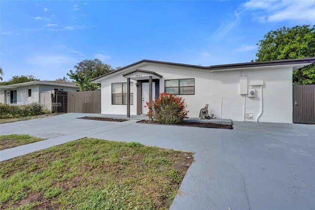 Building Photo - 1960 SW 68th Way