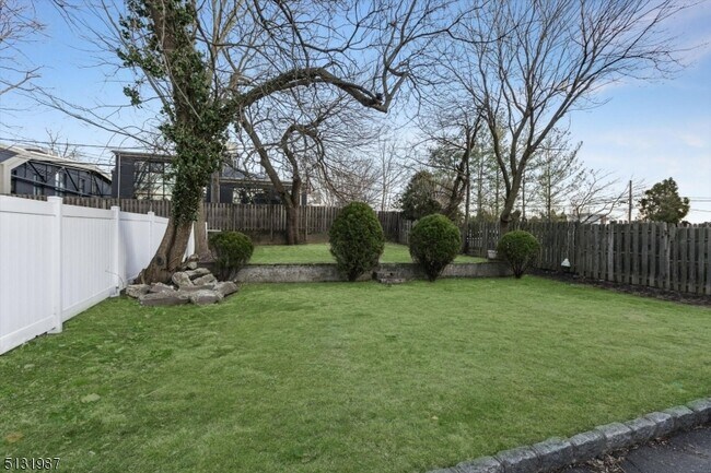 Building Photo - 55 Greenwood Ave