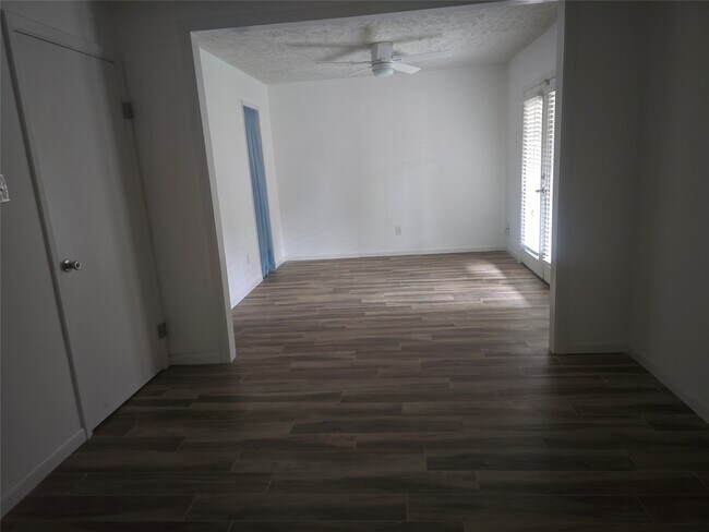 Building Photo - 9802 Sagepike Dr