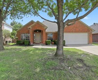 Building Photo - Gorgeous 4 Bedroom 2 Bathroom Home with a ...