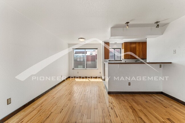 Building Photo - 780 Walnut St