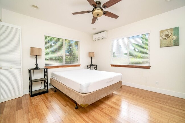 Building Photo - WAHIAWA TOWN: 4-BED, 2-BATH AVAILABLE EARLY NOV!