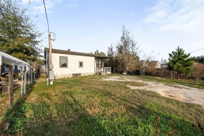 Building Photo - 394 Rd 5102